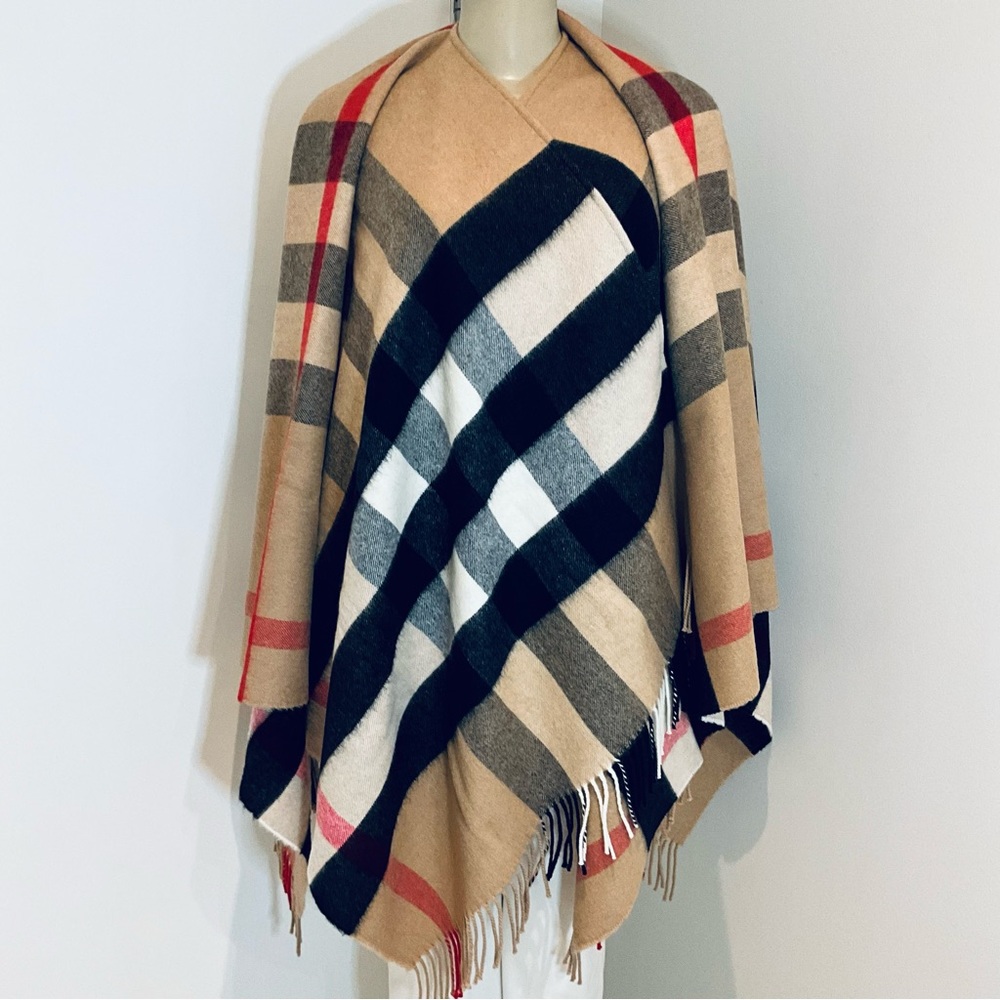 BURBERRY LONDON CHECK CASHMERE / MERINO WOOL CAPE. - Picture 4 of 7